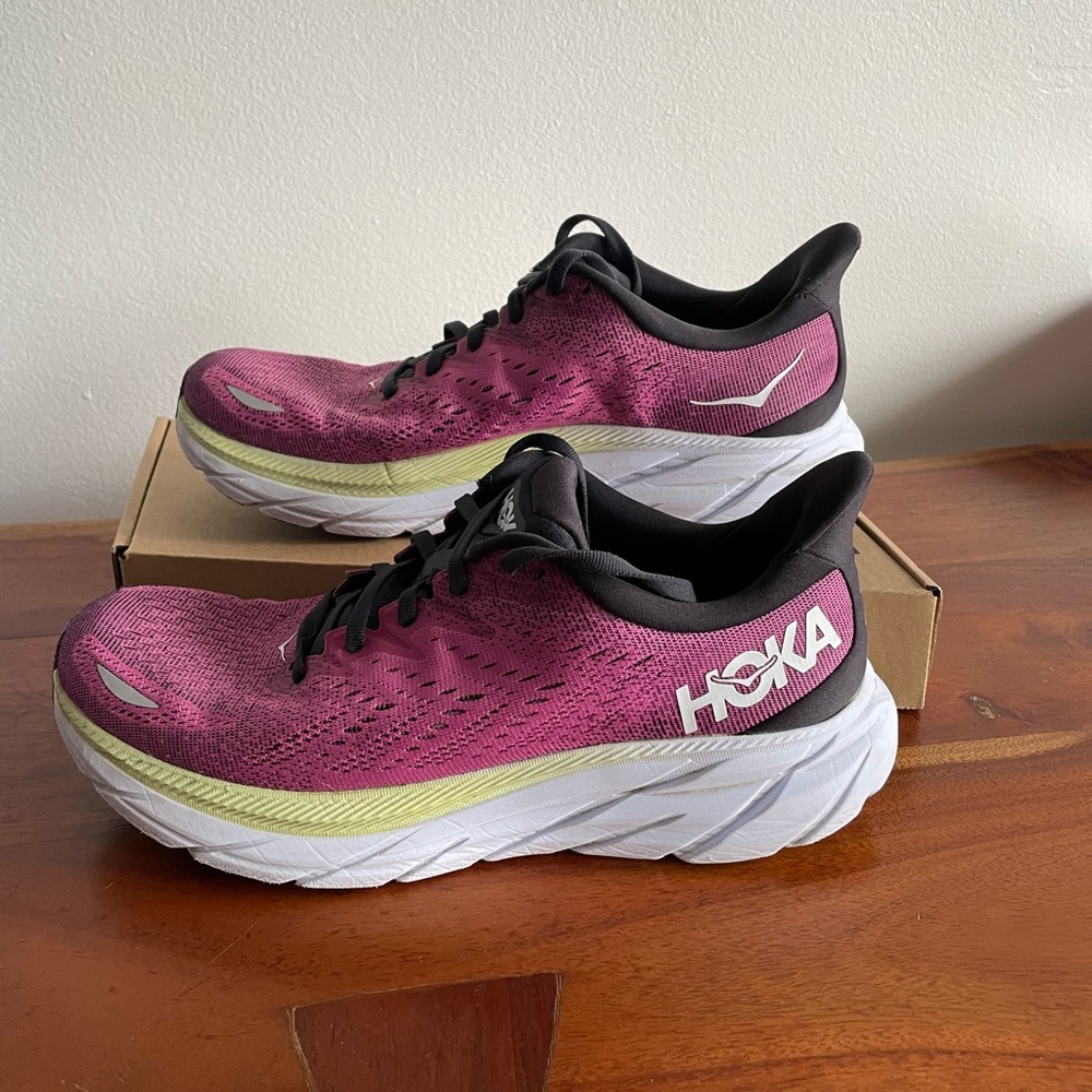 HOKA Clifton 8 – Women’s Size 8.5B